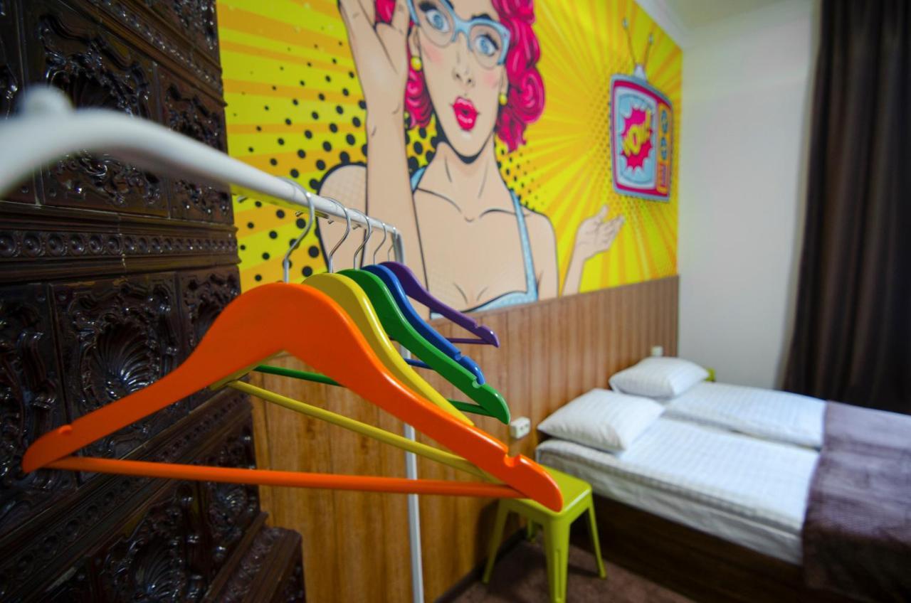 Pop Art Hostel Lviv Exterior photo