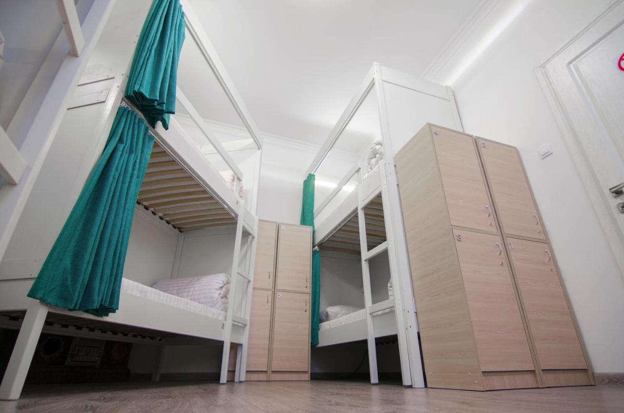 Pop Art Hostel Lviv Exterior photo