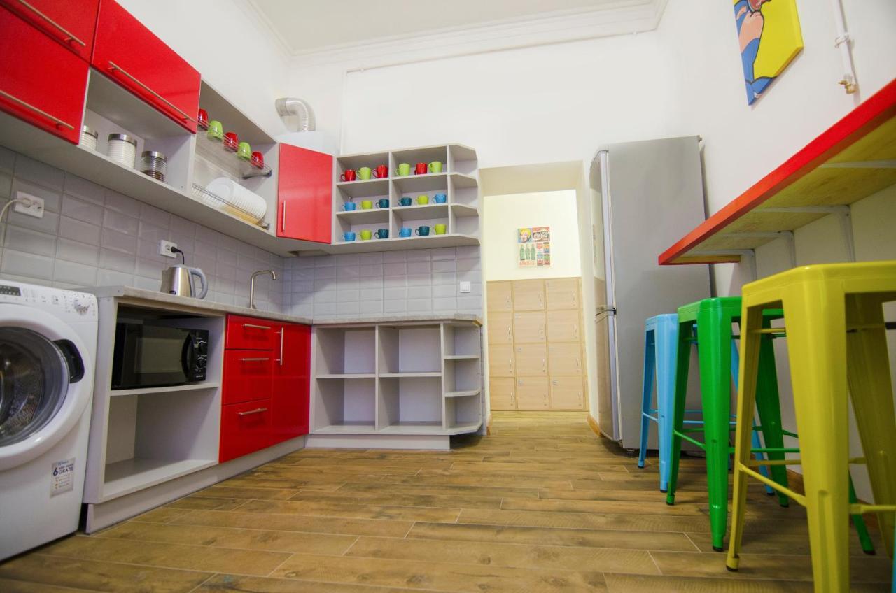 Pop Art Hostel Lviv Exterior photo